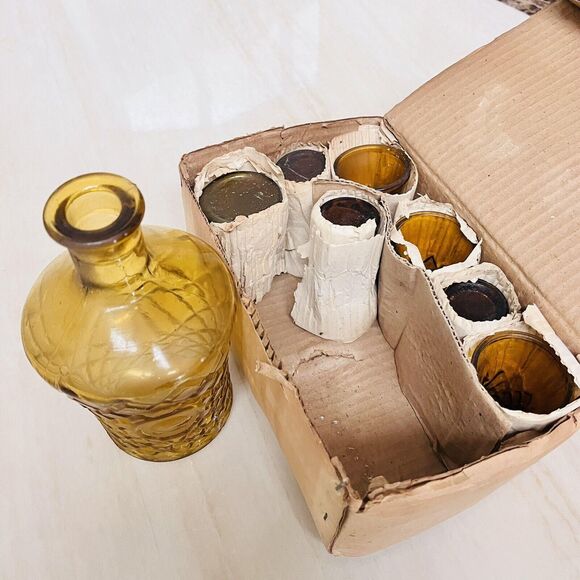 MCM Amber Glass Decanter Set w/6 Cordial Glasses Diamond Pattern Barware Taiwan - Picture 4 of 14